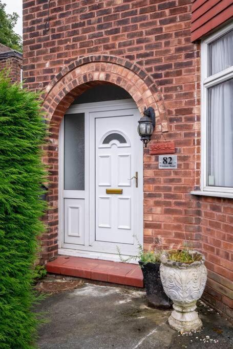 Windsor House 3 Bedrooms Sleeps 8 Manchester Dış mekan fotoğraf
