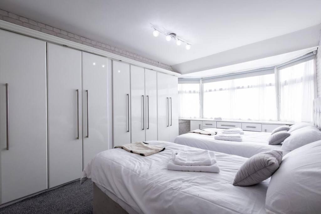 Windsor House 3 Bedrooms Sleeps 8 Manchester Dış mekan fotoğraf