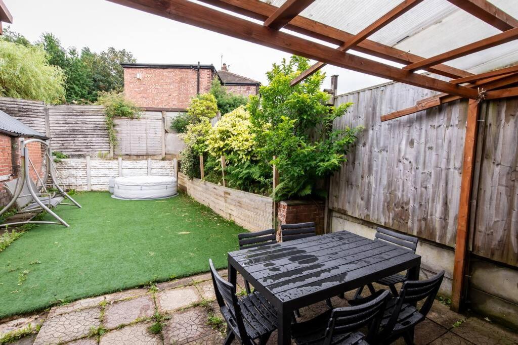 Windsor House 3 Bedrooms Sleeps 8 Manchester Dış mekan fotoğraf