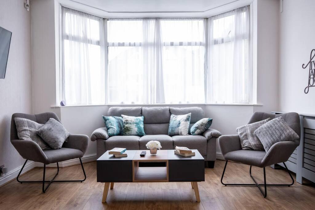 Windsor House 3 Bedrooms Sleeps 8 Manchester Dış mekan fotoğraf