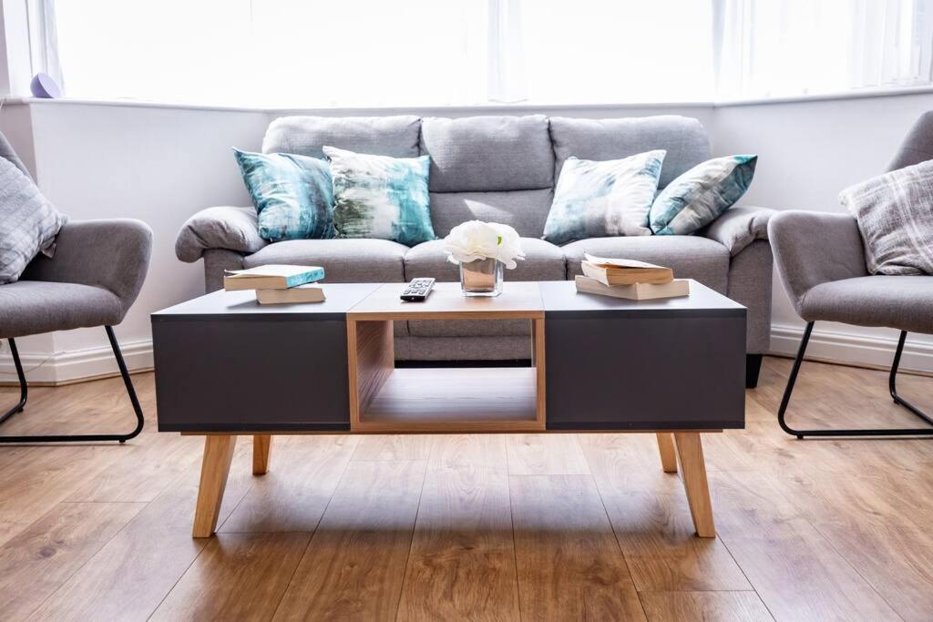 Windsor House 3 Bedrooms Sleeps 8 Manchester Dış mekan fotoğraf