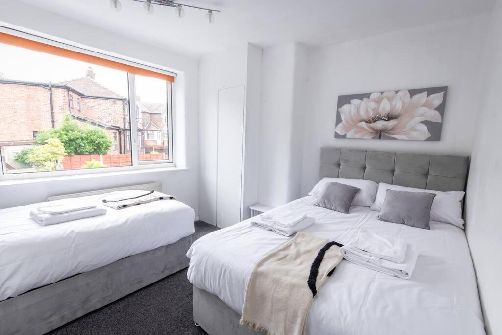 Windsor House 3 Bedrooms Sleeps 8 Manchester Dış mekan fotoğraf