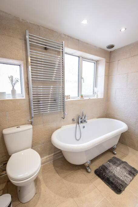 Windsor House 3 Bedrooms Sleeps 8 Manchester Dış mekan fotoğraf